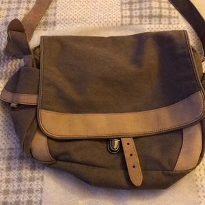 🤩🤩 - L L BEAN BROWN CANVAS/ LEATHER STACHAL